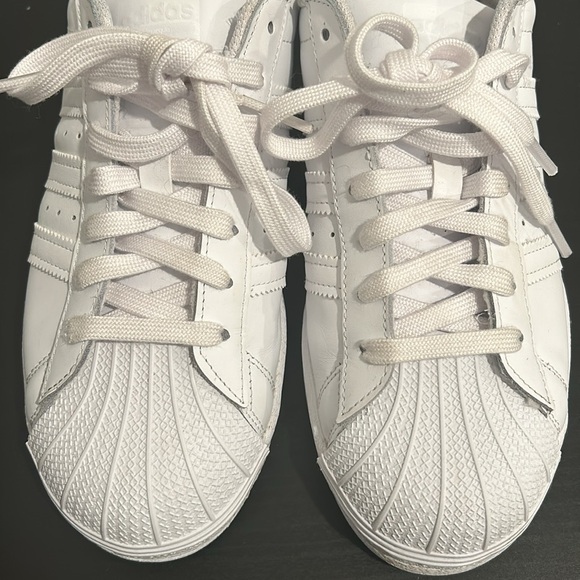 SHELLTOP/SUPERSTAR Adidas IN BRAND NEW PRE-OWNED EXCELLENT CONDITION. - Picture 6 of 9